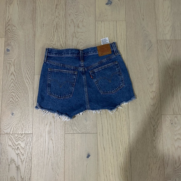 Levi jean shorts - Picture 2 of 4